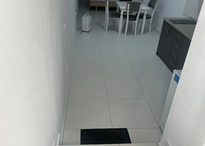 Mane * Golem (Tirana)